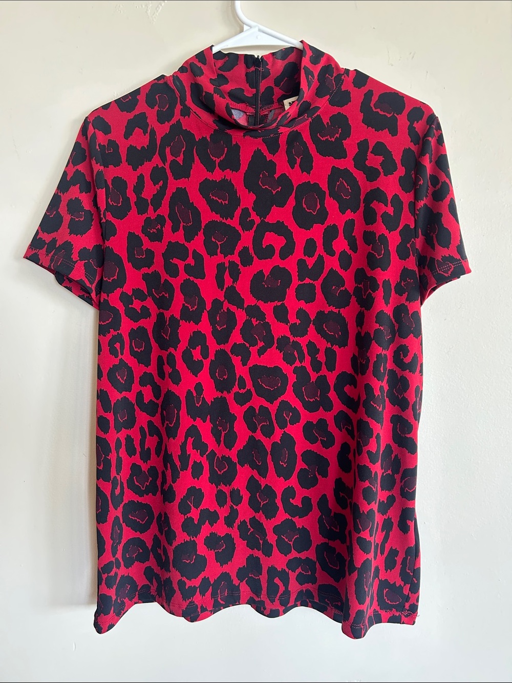 Anne Klein Red and Black Leopard Print Short Sleeve Top